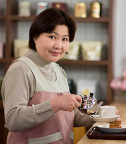 秋山 桂子